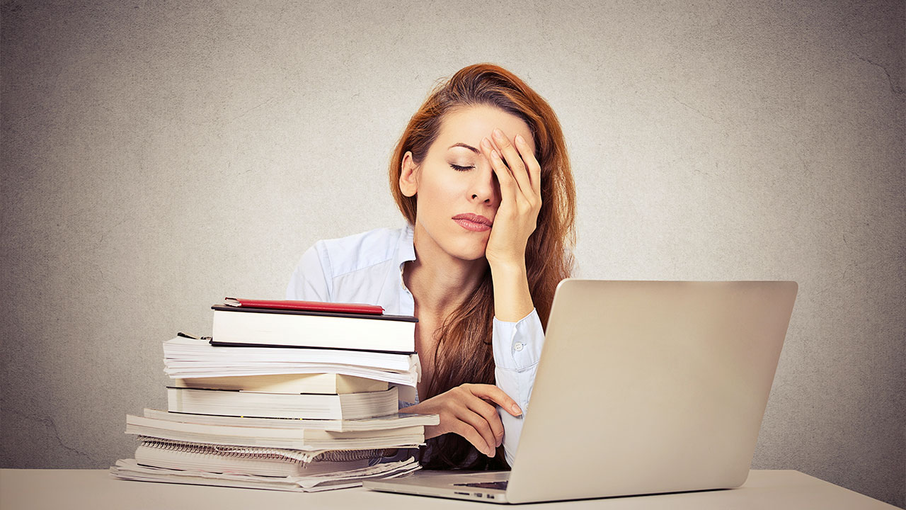 چرا احساس کم انرژی و بی حالی میکنم؟ چرا احساس کم انرژی و بی حالی میکنم؟