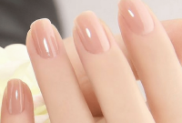 ۱۴ توصیه مهم و ضروری برای رشد ناخن بهتر