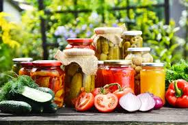 روش‌های صحیح و اشتباه برای نگهداری مواد غذایی کنار هم