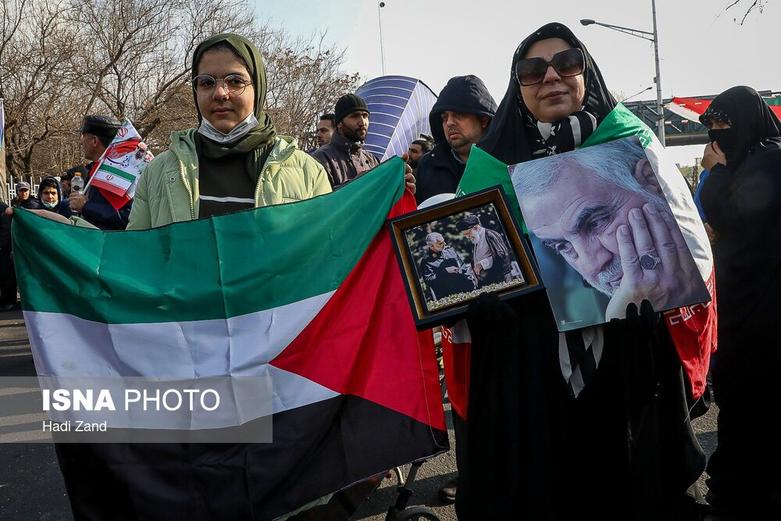 گزارش تصویری چهل و ششمین راهپیمایی ۲۲ بهمن در تهران (عکس) گزارش تصویری چهل و ششمین راهپیمایی ۲۲ بهمن در تهران (عکس)