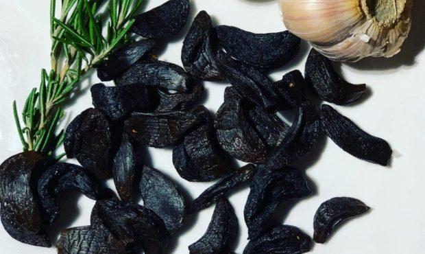 طرز مصرف سیر سیاه دکتر بیز