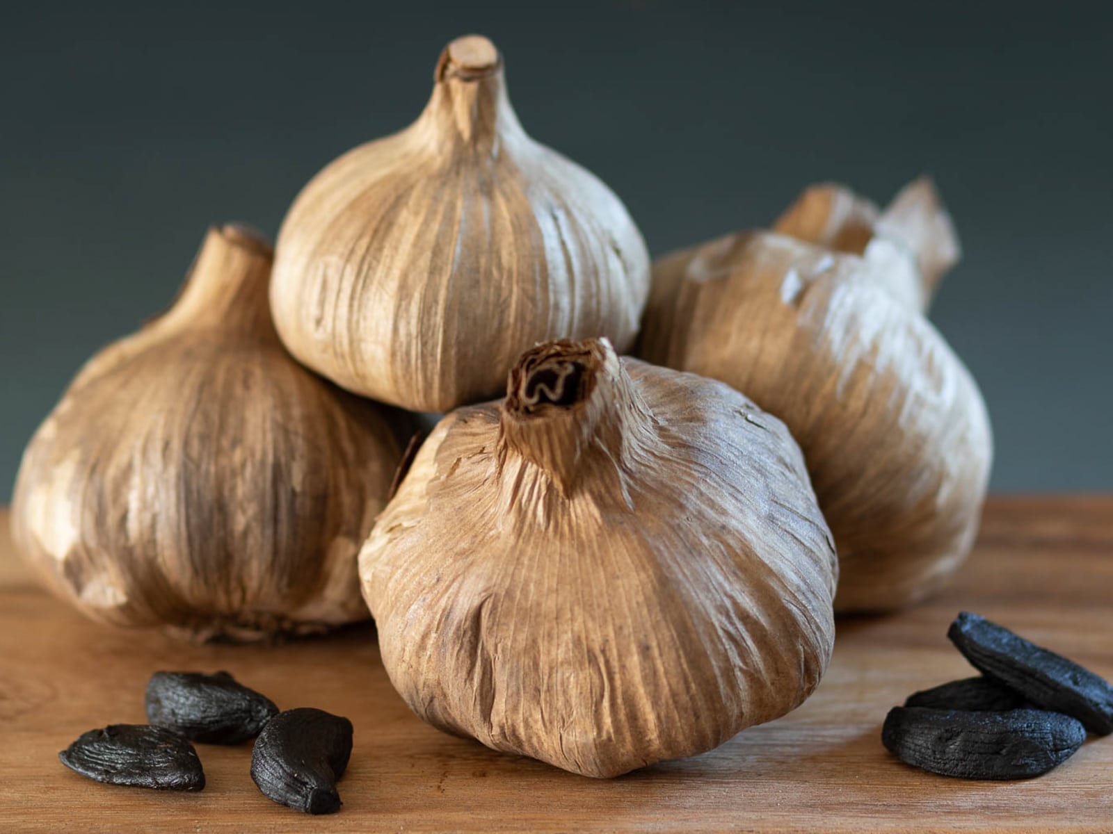 طرز مصرف سیر سیاه دکتر بیز