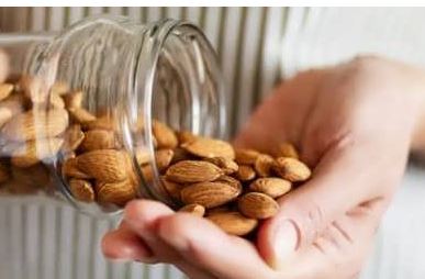 بادام سنگی؛ دانه‌ای مفید برای قلب و استخوان‌ها