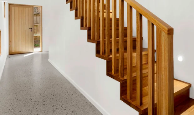 مقایسه هندریل شیشه ای با هندریل فلزی و چوبی