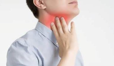 چرا احساس میکنیم چیزی در گلو گیر کرده است چرا احساس میکنیم چیزی در گلو گیر کرده است