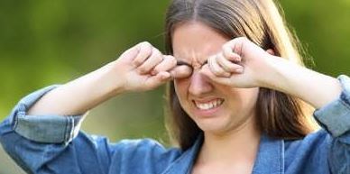 پشت پرده حساسیت چشم به نور؛ چه عواملی مؤثرند